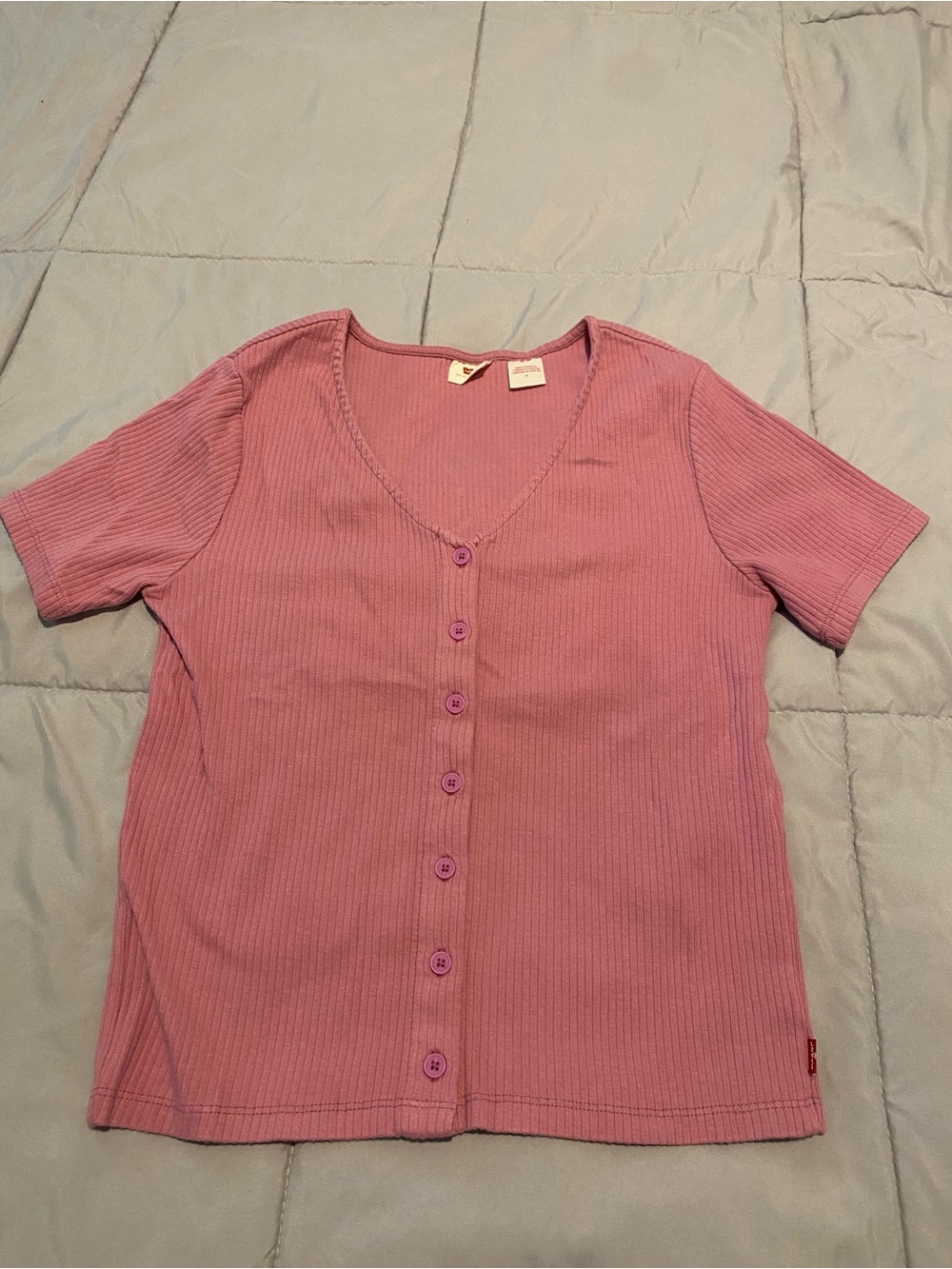 Levi's Dusty Rose Ribbed Button-Front Short Sleeve Top